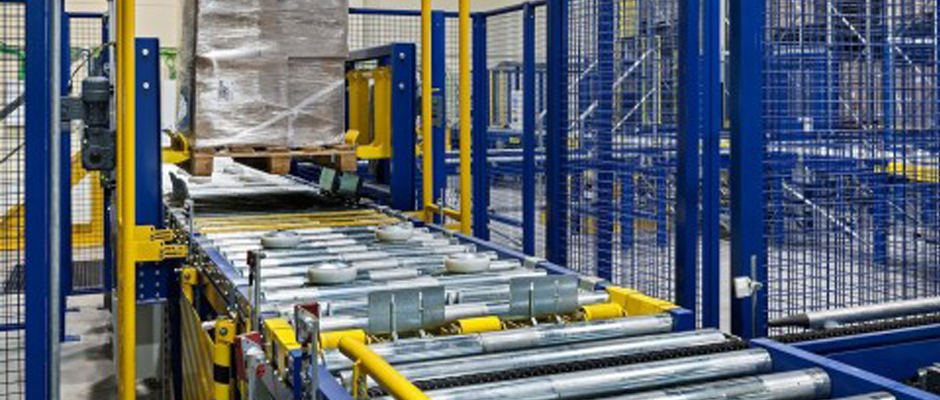 Baneanlegg satt opp i et lager